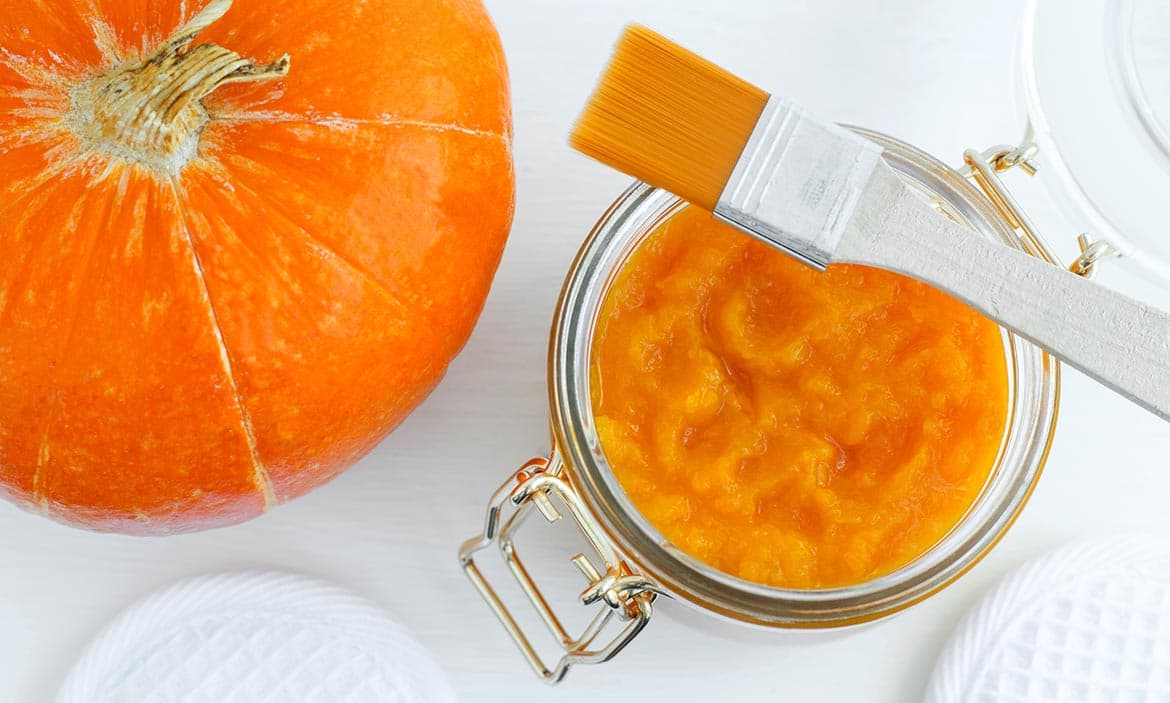 Pumpkin puree face mask